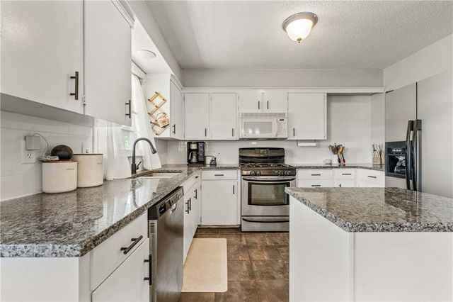 107 N 80 Terrace, Kansas City, KS 66111