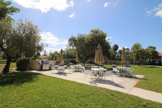 450 SW South River Drive 104, Stuart, FL 34997