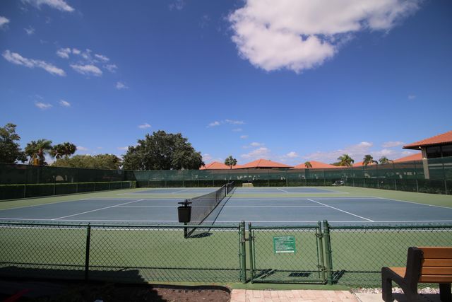 450 SW South River Drive 104, Stuart, FL 34997