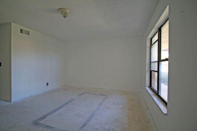 450 SW South River Drive 104, Stuart, FL 34997