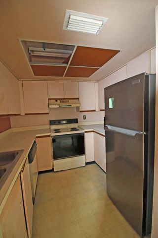 450 SW South River Drive 104, Stuart, FL 34997