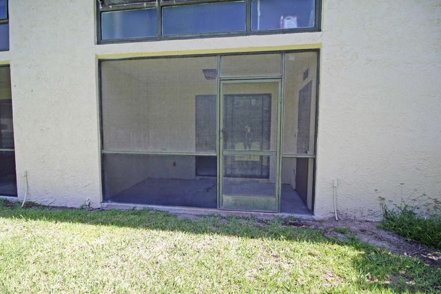 450 SW South River Drive 104, Stuart, FL 34997