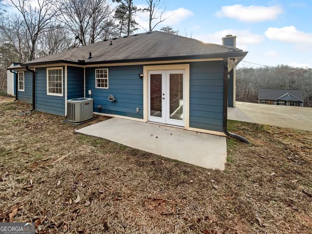 3208 Navajo Circle, Gainesville, GA 30501