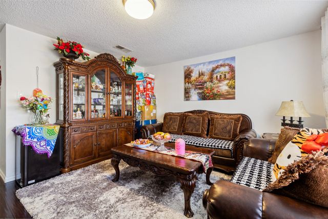 4748 Old Bent Tree Lane 1901, Dallas, TX 75287