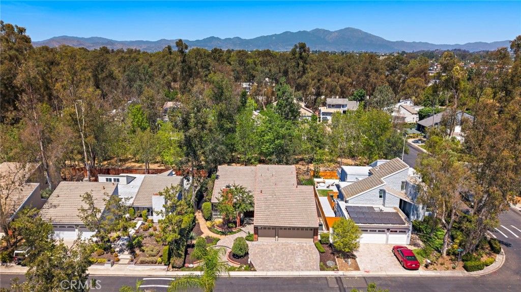 25072 Castlewood, Lake Forest, CA 92630 — exterior