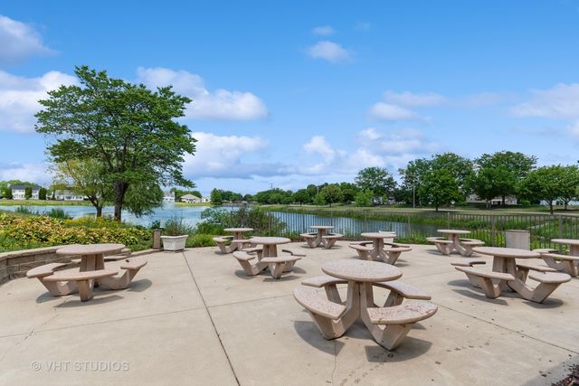 1811 Prairie Ridge Drive, Plainfield, IL 60586