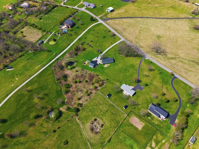 500 Sparrow Lane, Harrodsburg, KY 40330