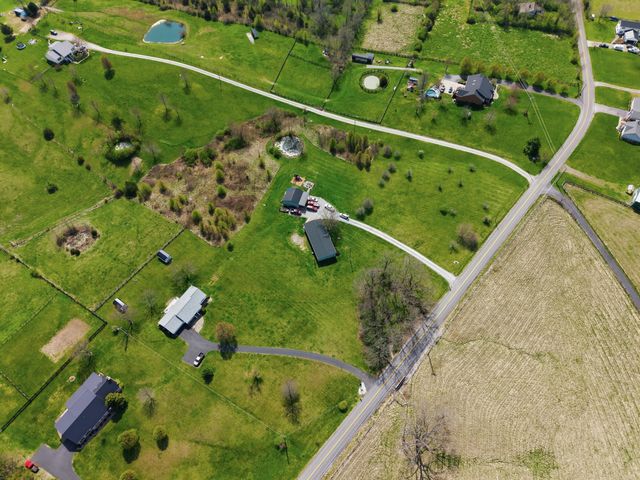 500 Sparrow Lane, Harrodsburg, KY 40330