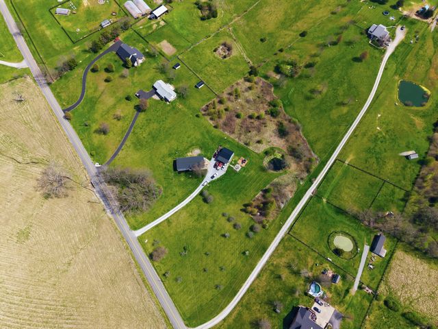 500 Sparrow Lane, Harrodsburg, KY 40330