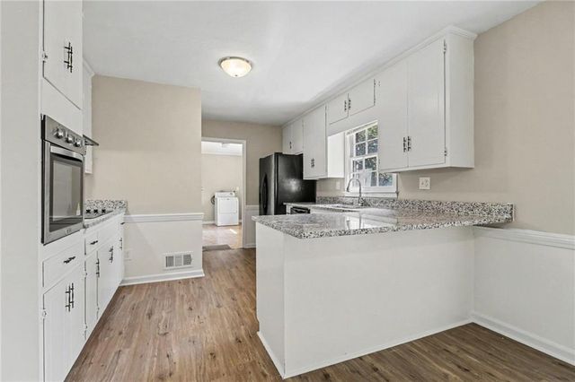 5139 Presley Drive, Flowery Branch, GA 30542
