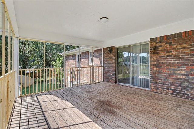 5139 Presley Drive, Flowery Branch, GA 30542
