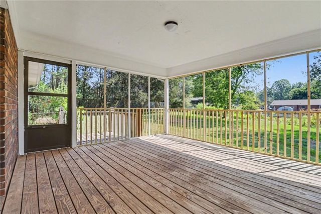 5139 Presley Drive, Flowery Branch, GA 30542