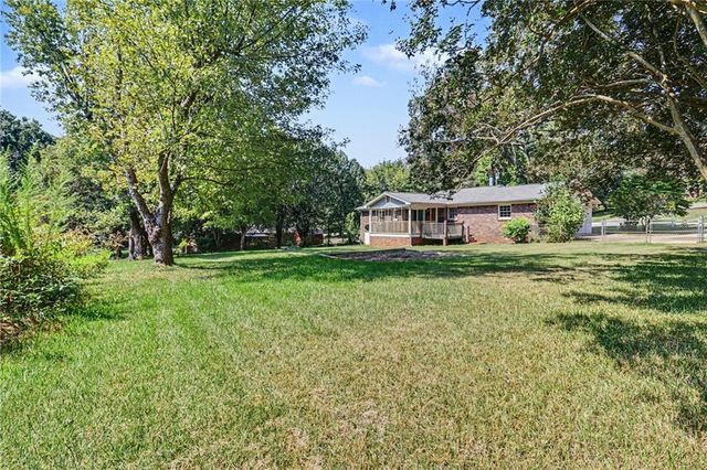 5139 Presley Drive, Flowery Branch, GA 30542