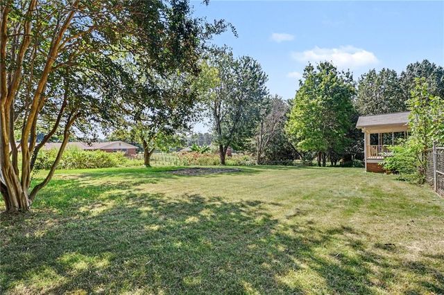 5139 Presley Drive, Flowery Branch, GA 30542