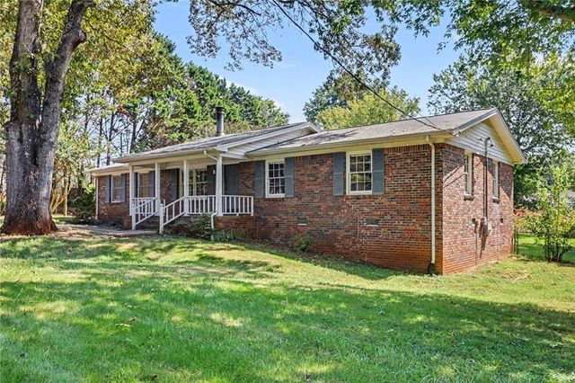 5139 Presley Drive, Flowery Branch, GA 30542