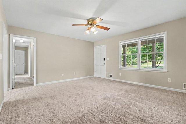 5139 Presley Drive, Flowery Branch, GA 30542