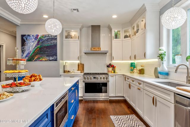 830 & 832 Holmdel Road, Holmdel, NJ 07733