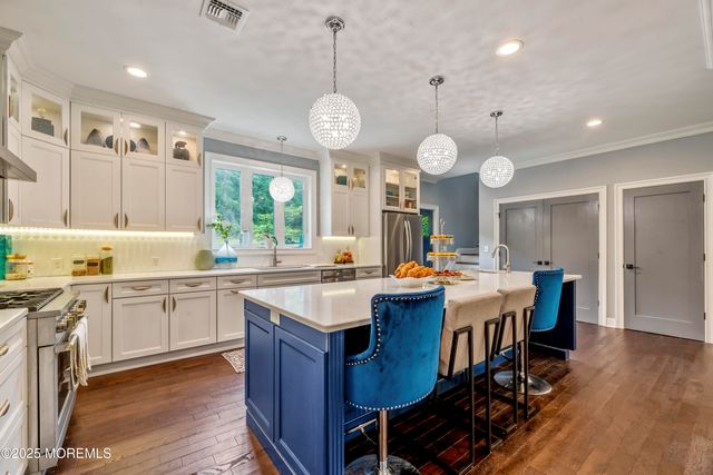 830 & 832 Holmdel Road, Holmdel, NJ 07733