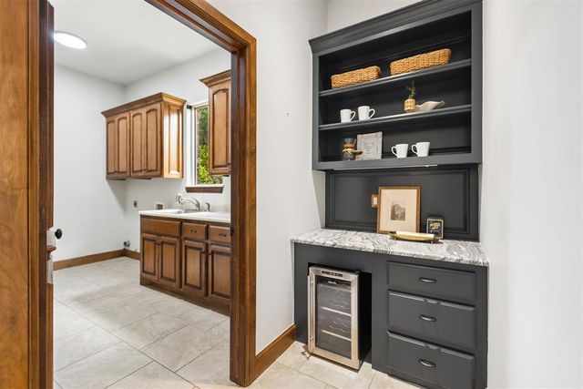 3824 Villas Creek Court, Edmond, OK 73003