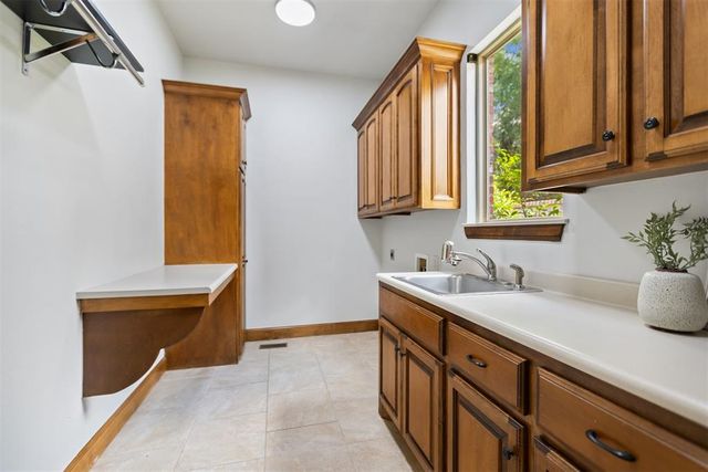 3824 Villas Creek Court, Edmond, OK 73003