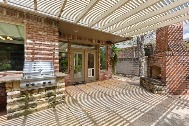 3824 Villas Creek Court, Edmond, OK 73003