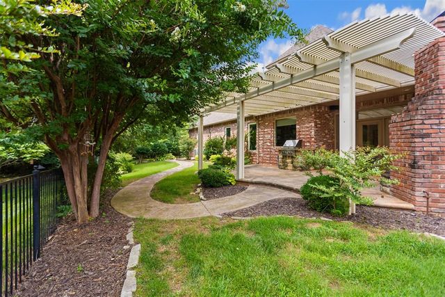 3824 Villas Creek Court, Edmond, OK 73003
