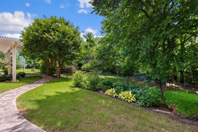 3824 Villas Creek Court, Edmond, OK 73003