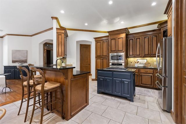 3824 Villas Creek Court, Edmond, OK 73003