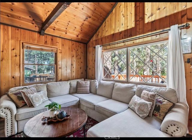 1118 Robinhood, Big Bear City, CA 92314