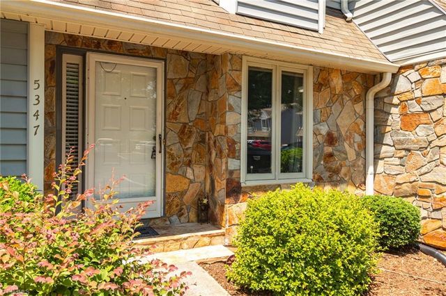 5347 Summit Heights Drive, Winston-salem, NC 27104