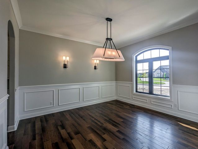 1035 Lindenhill Lane 212, Oakland Twp, MI 48363