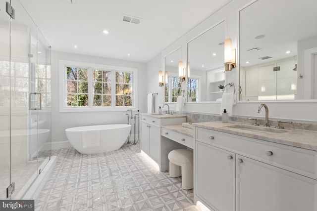 5119 YUMA ST NW, Washington, DC 20016