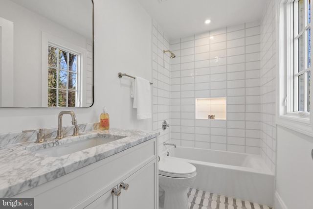 5119 YUMA ST NW, Washington, DC 20016