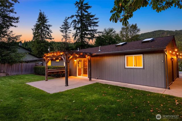 1109 Lewis Lane SE, Issaquah, WA 98027