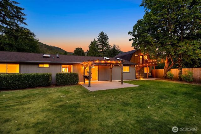 1109 Lewis Lane SE, Issaquah, WA 98027