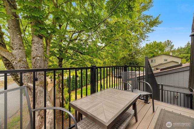 1109 Lewis Lane SE, Issaquah, WA 98027
