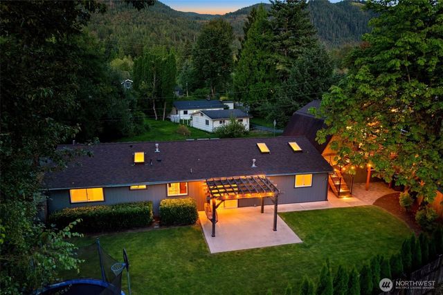 1109 Lewis Lane SE, Issaquah, WA 98027