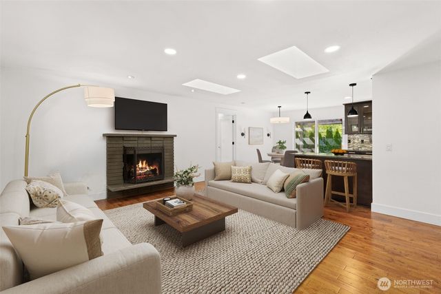 1109 Lewis Lane SE, Issaquah, WA 98027