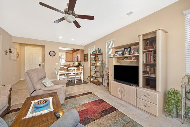 7438 Chevelle Way, Sacramento, CA 95829