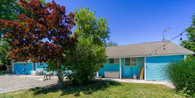 27717 W Grass Lake Drive, Spring Grove, IL 60081