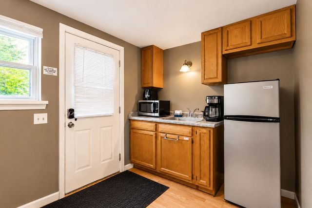 27717 W Grass Lake Drive, Spring Grove, IL 60081