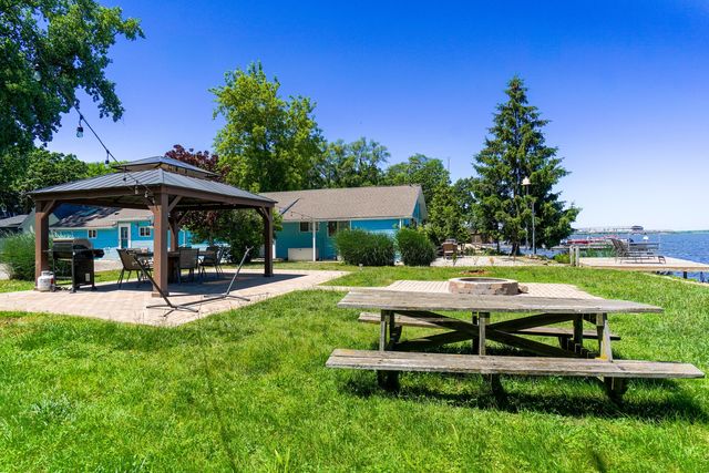 27717 W Grass Lake Drive, Spring Grove, IL 60081