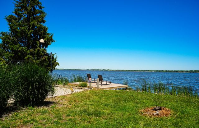 27717 W Grass Lake Drive, Spring Grove, IL 60081