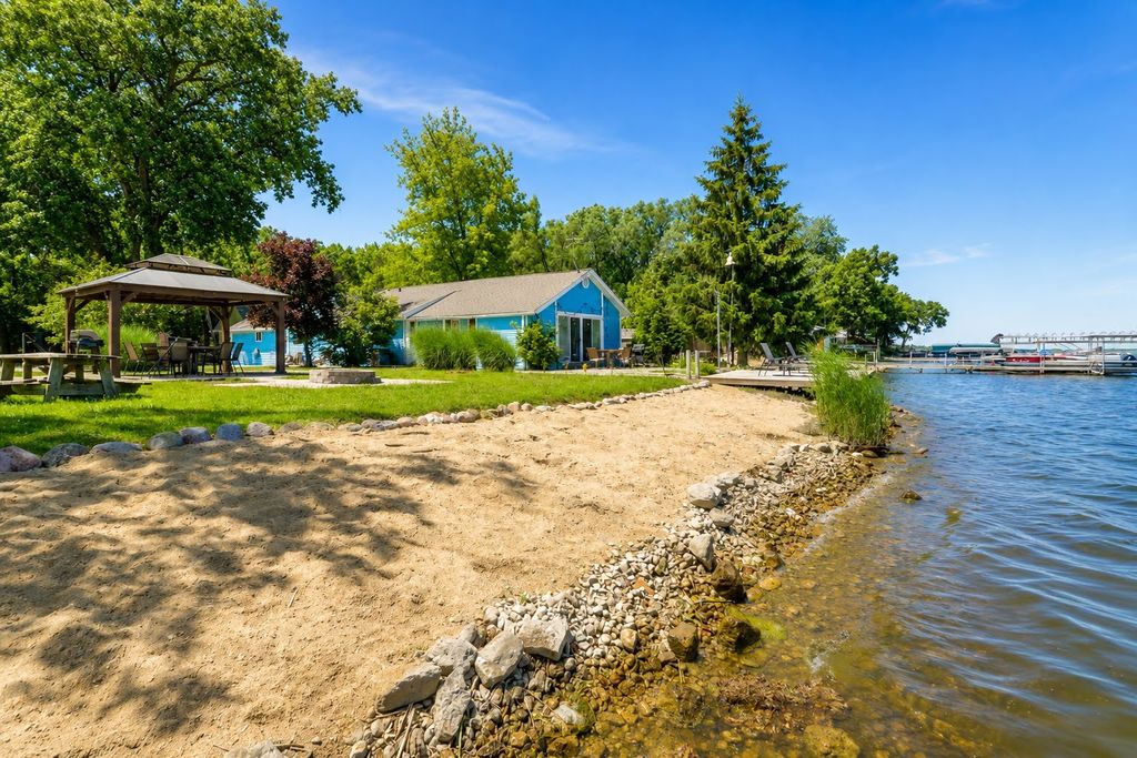 27717 W Grass Lake Drive, Spring Grove, IL 60081