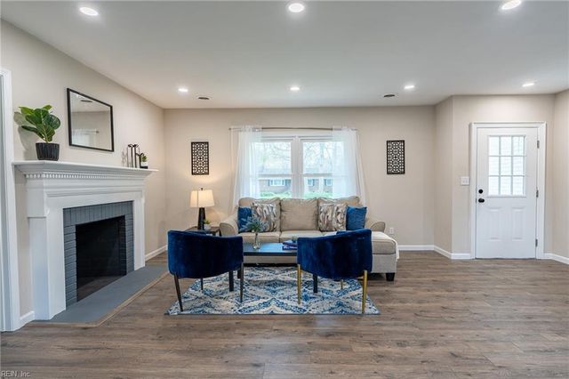 208 Old DR, Chesapeake, VA 23322