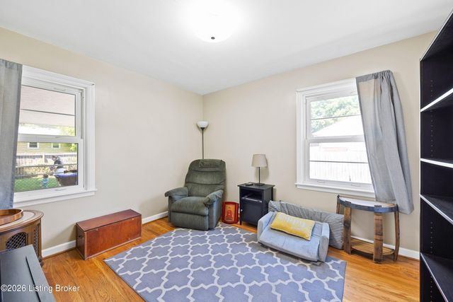 2722 Shannon Dr, Louisville, KY 40220