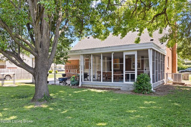 2722 Shannon Dr, Louisville, KY 40220