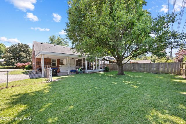 2722 Shannon Dr, Louisville, KY 40220