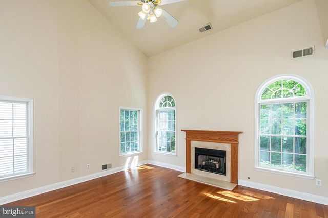 27 BETHPAGE DR, Skillman, NJ 08558