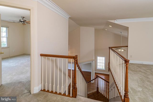 27 BETHPAGE DR, Skillman, NJ 08558